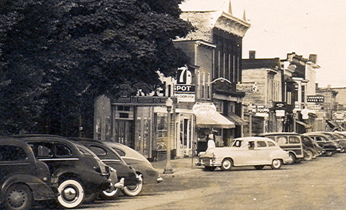 7 Spot Restaurant - Postcard Photo (newer photo)